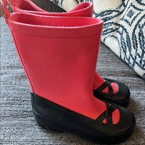 Kids Old Navy Pink and Black Rain Boots Size 8